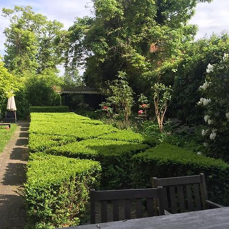 Bed And Breakfast De Oude Pastorie Sneek Bagian luar foto