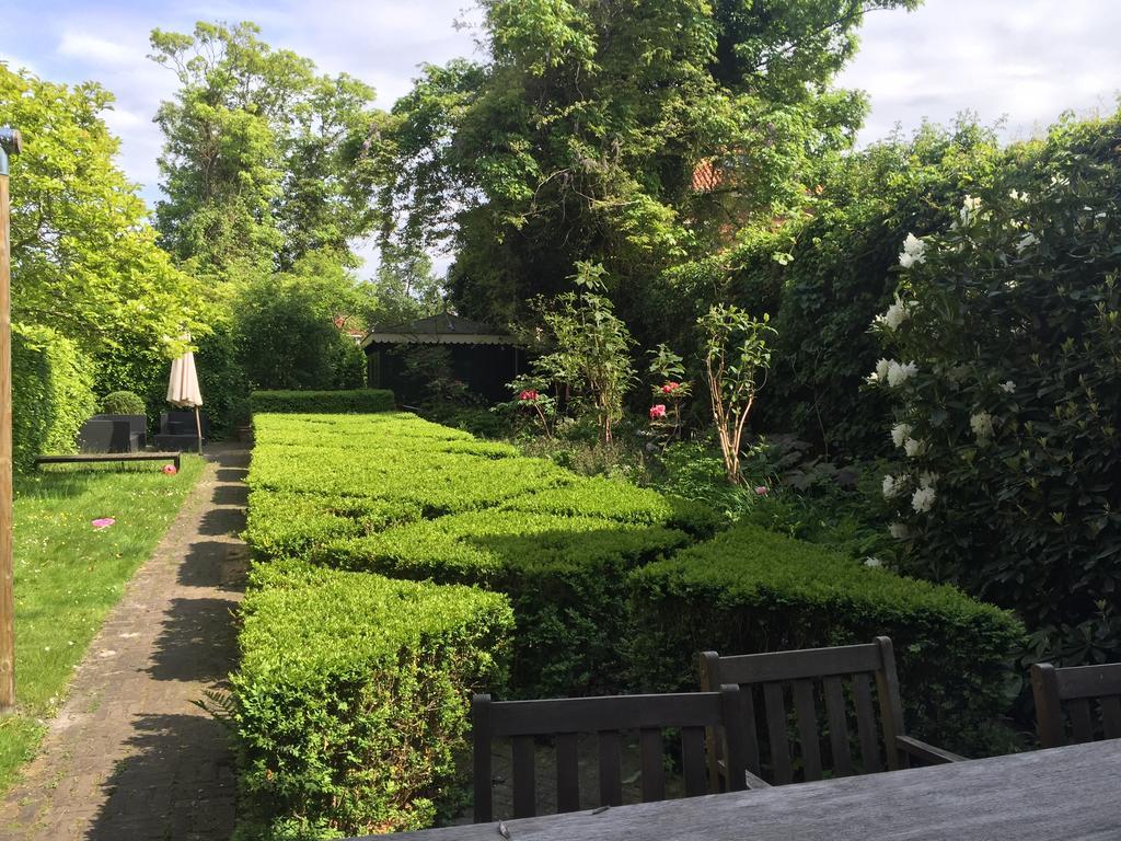 Bed And Breakfast De Oude Pastorie Sneek Bagian luar foto